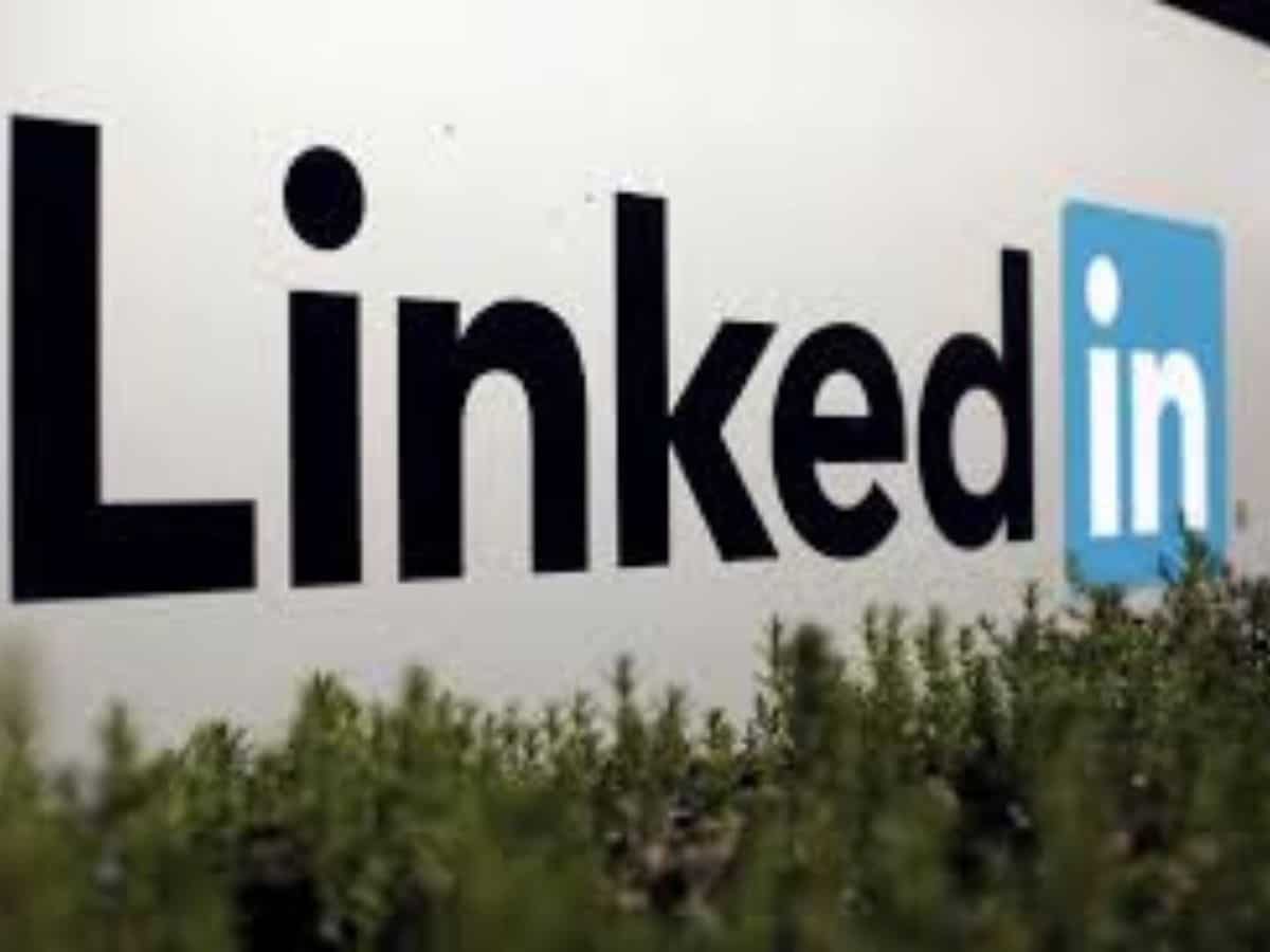 LinkedIn ने पेश की चौंकाने वाली रिपोर्ट, 2 वजहों से रुक रही पेशेवरों की लर्निंग, इनमें से एक है आपका परिवार!