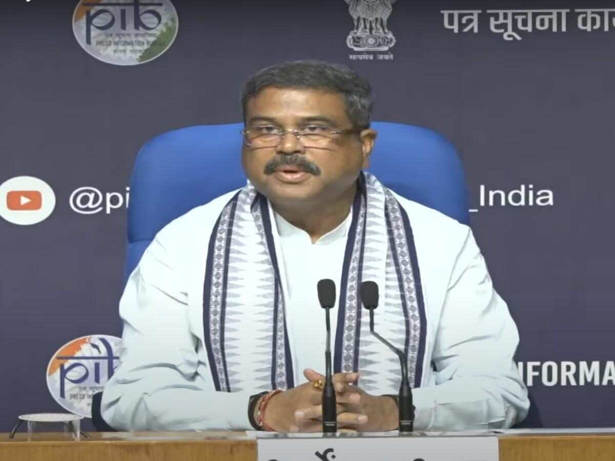 NEET UG पर हाई लेवल कमेटी, डार्क नेट पर लीक हुआ था UGC NET पेपर, जानिए धर्मेंद्र प्रधान की प्रेस कॉन्फ्रेंस की बड़ी बातें