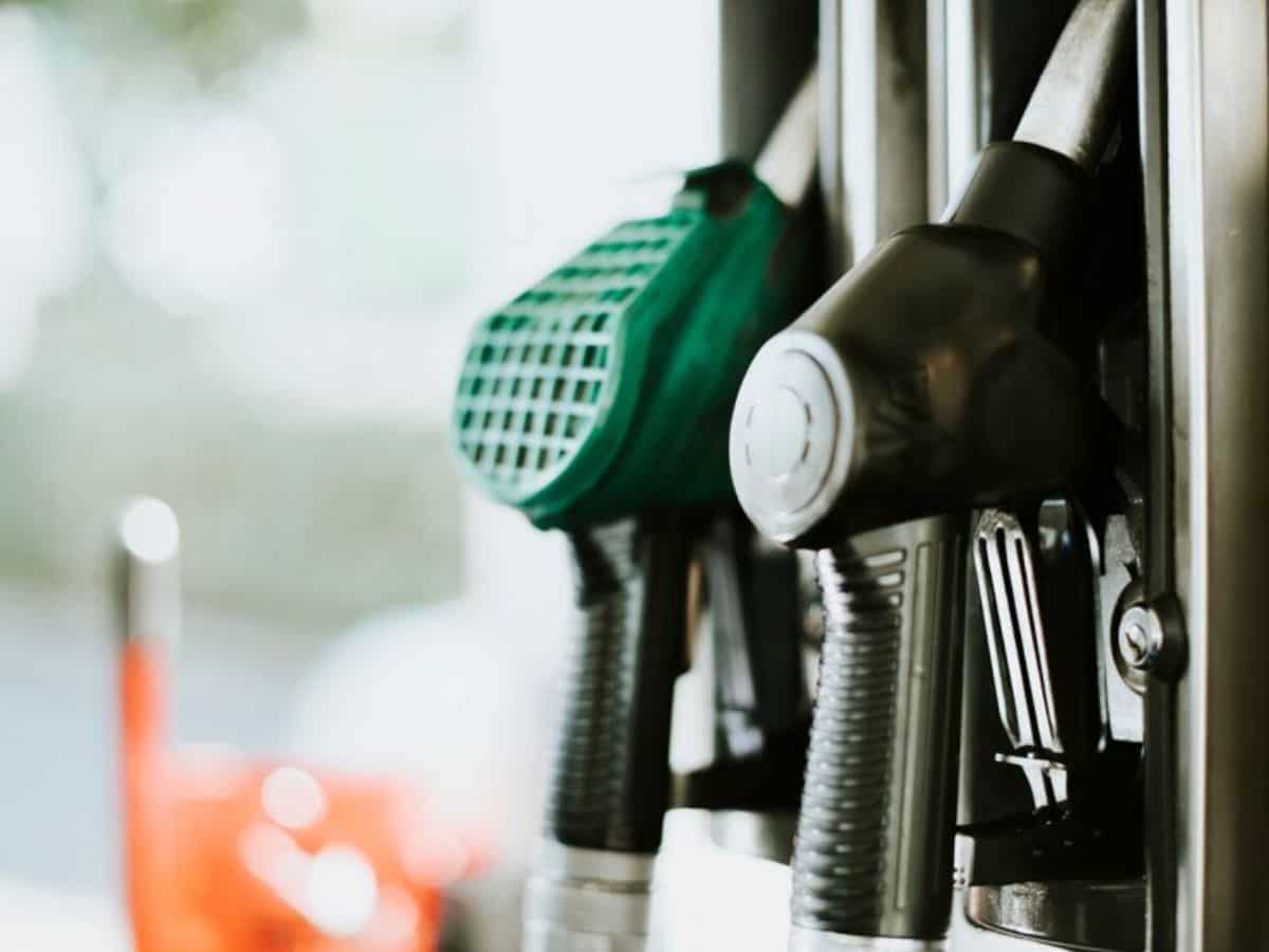 Petrol-Diesel Prices: पेट्रोल-डीजल GST के दायरे में आए तो ₹20 प्रति लीटर तक घटेंगे दाम, यहां समझें पूरा गणित