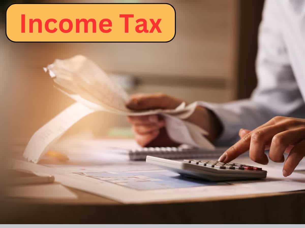 Income Tax Saving Tips: नौकरीपेशा हैं और इनकम टैक्‍स बचाना चाहते हैं? ये 5 दमदार तरीके करेंगे कमाल...फटाफट समझ लें