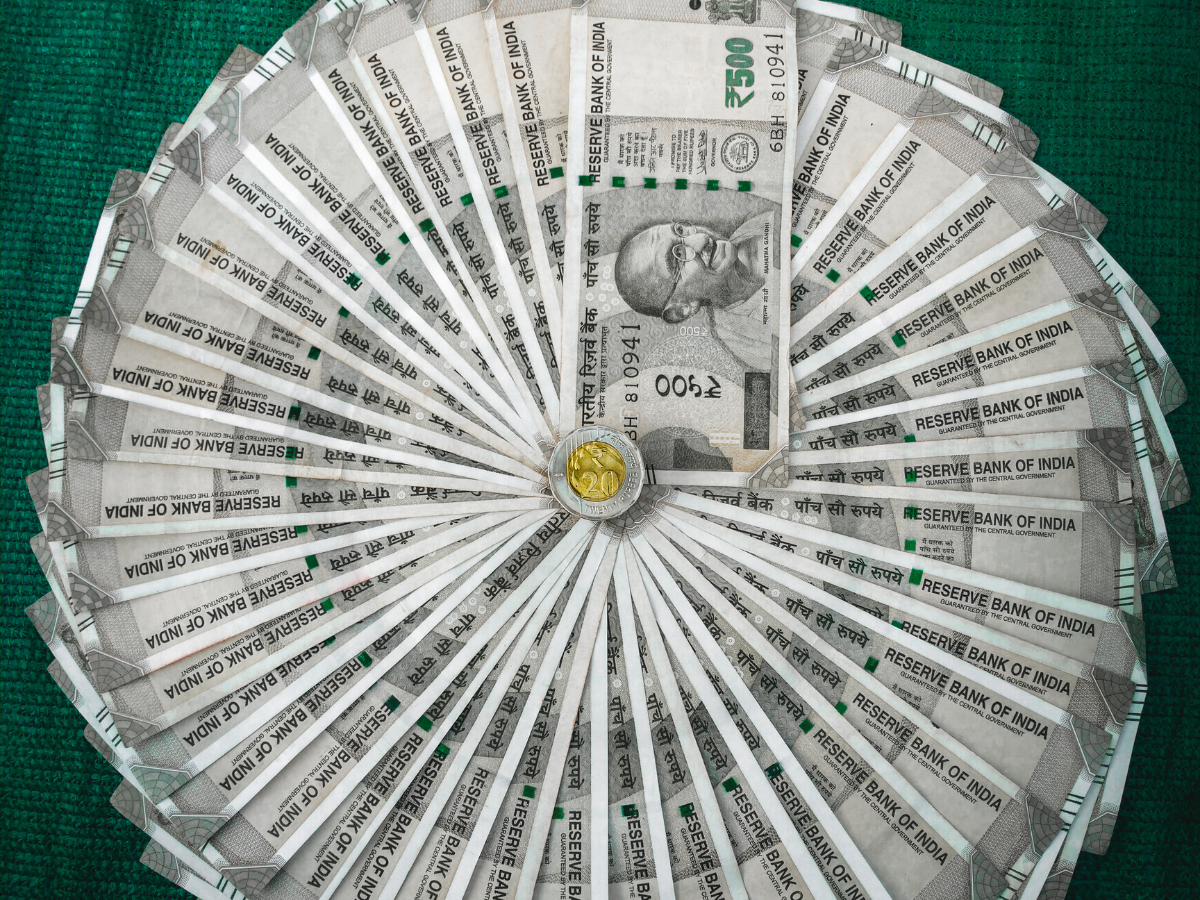 रिकॉर्ड लेवल पर बाजार; निवेशकों को मिलेगा रिटर्न दमदार, खरीद लें एक्सपर्ट के ये इंट्राडे शेयर