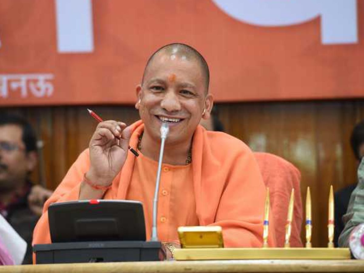 योगी सरकार का बेरोजगार युवाओं को बड़ी सौगात, 2200 शिक्षक पदों पर होगी नियुक्ति, ₹30 हजार तक मिलेगी सैलरी