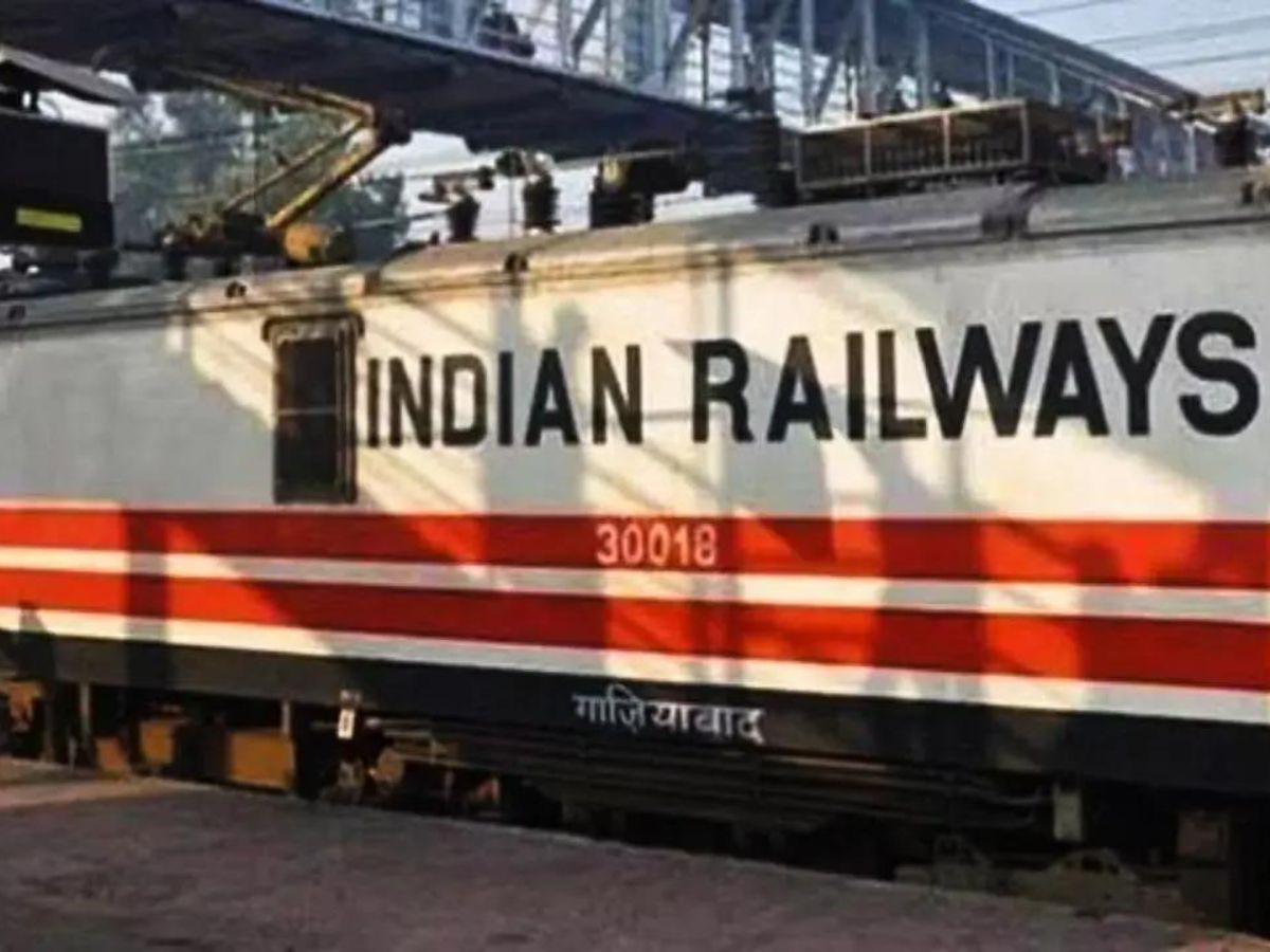 वॉकी-टॉकी की कमी से जूझ रहे हैं लोको पायलट और गार्ड, रेलवे बोर्ड ने सभी जोन, मंडलों को दिया ये आदेश