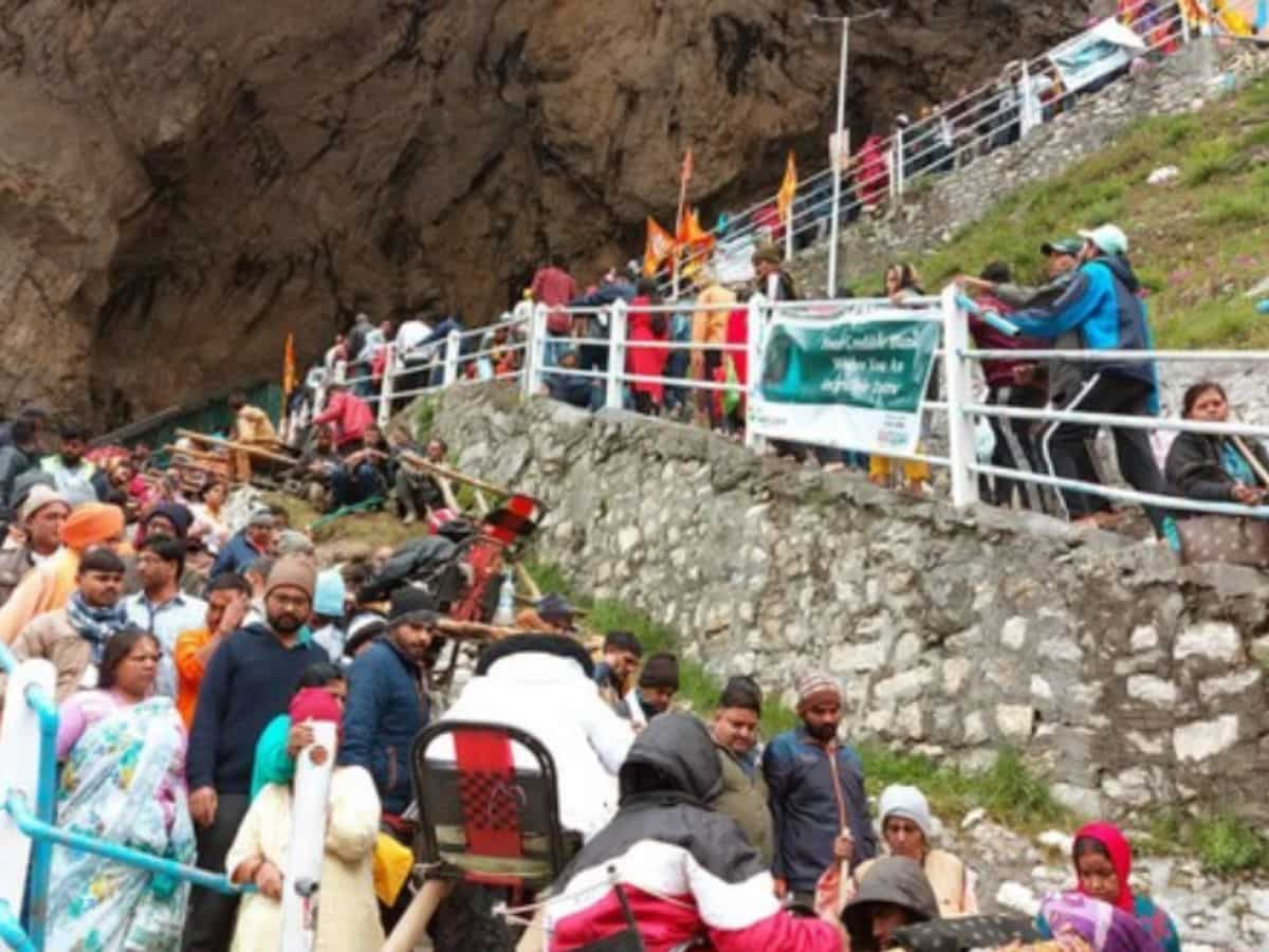 Amarnath Yatra 2024: भारी बारिश के चलते रोकी गई अमरनाथ यात्रा, अब तक इतने श्रद्धालु कर चुके हैं दर्शन 