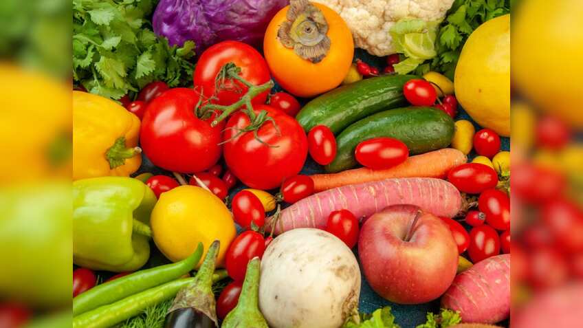 महंगाई की मार! सब्जी की कीमतों ने छुड़ाए लोगों के पसीने; 100 रुपए टमाटर तो 200 रुपए किलो मटर का भाव