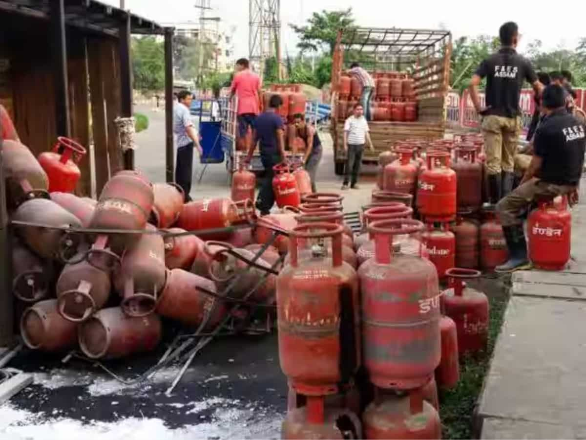 LPG गैस सिलेंडर पर मिलता है 50 लाख रुपए तक का दुर्घटना बीमा, ज्‍यादातर लोगों को नहीं होती जानकारी