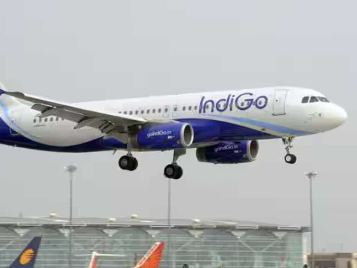 पानी-पानी हुई मुंबई, उड़ानों पर असर..Indigo ने यात्रियों के लिए जारी की एडवायजरी