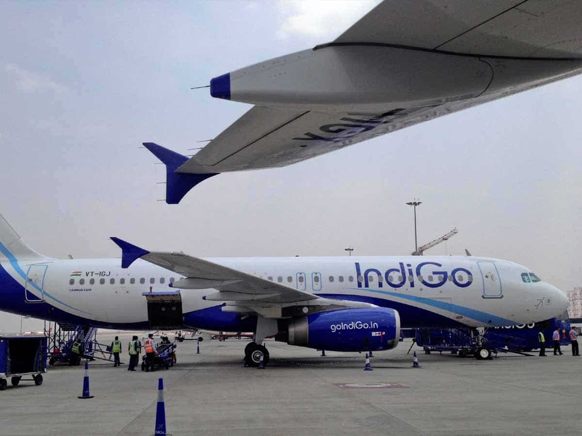 Indigo ने जारी की एडवाइजरी, फ्लाइट स्टेट्स देखकर आएं एयरपोर्ट, रिफंड पर भी दिया अपडेट