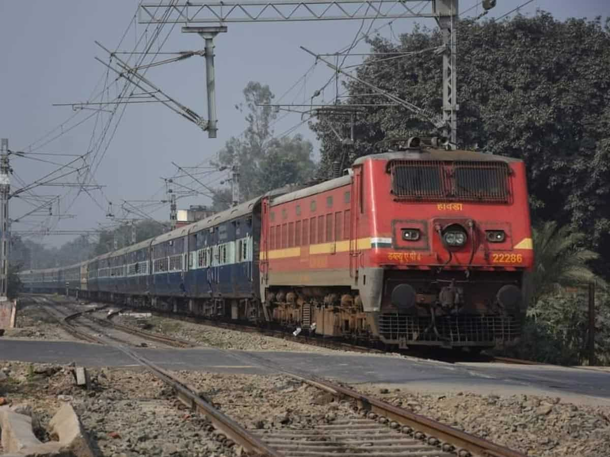 यात्रीगण ध्यान दें! अगस्त के पहले हफ्ते कैंसिल होंगी ये ट्रेनें, बुकिंग करने से पहले जरूर चेक कर लें शेड्यूल