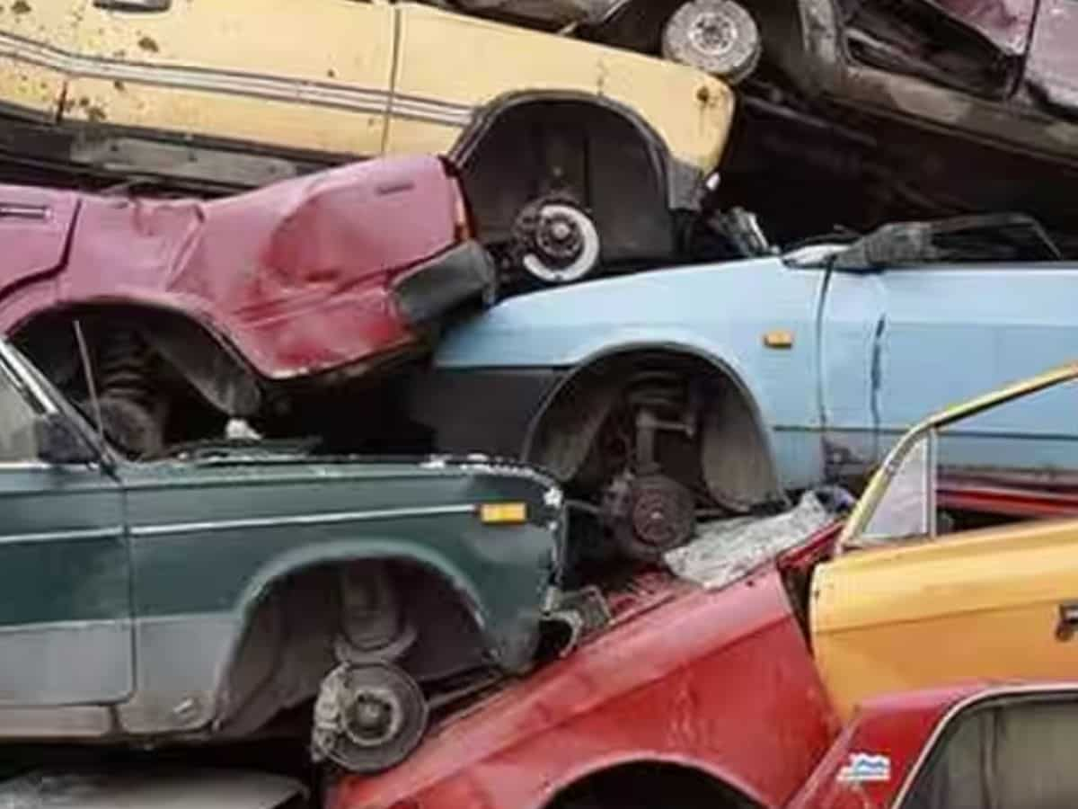 Old Vehicles Scrapping Tax: कबाड़ में बेचो पुरानी गाड़ी, नई कार खरीदने पर मिलेगी टैक्‍स में भारी छूट