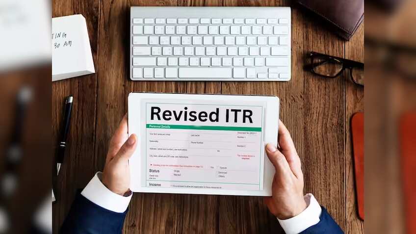 Revised ITR: जल्दबाजी में कर दी कोई गलती? Income Tax का Notice आने से पहले ऐसे करें सही, वरना पड़ जाएंगे लेने के देने