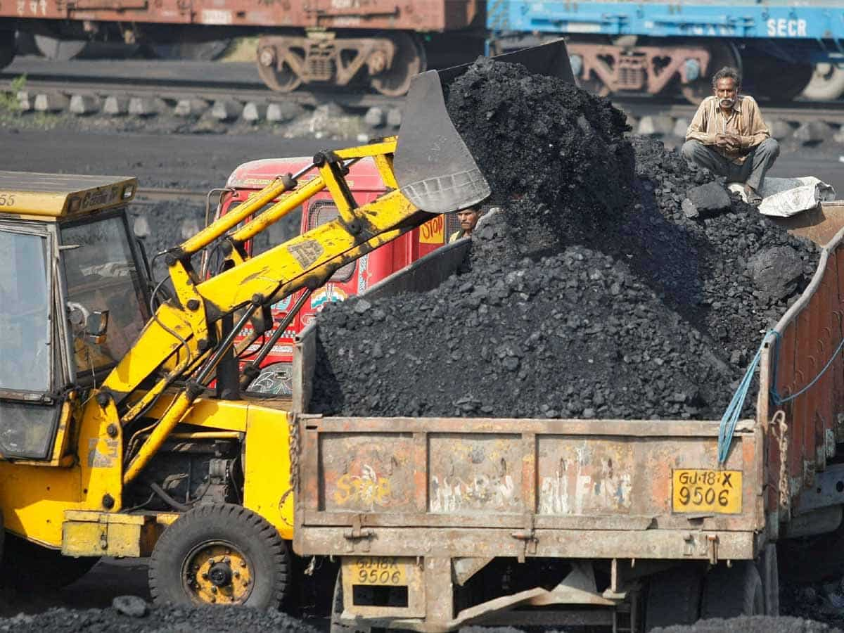 Coal India ने शेयरहोल्डर्स को दिया ये बड़ा अपडेट, फाइनल डिविडेंड की रिकॉर्ड डेट का भी किया ऐलान