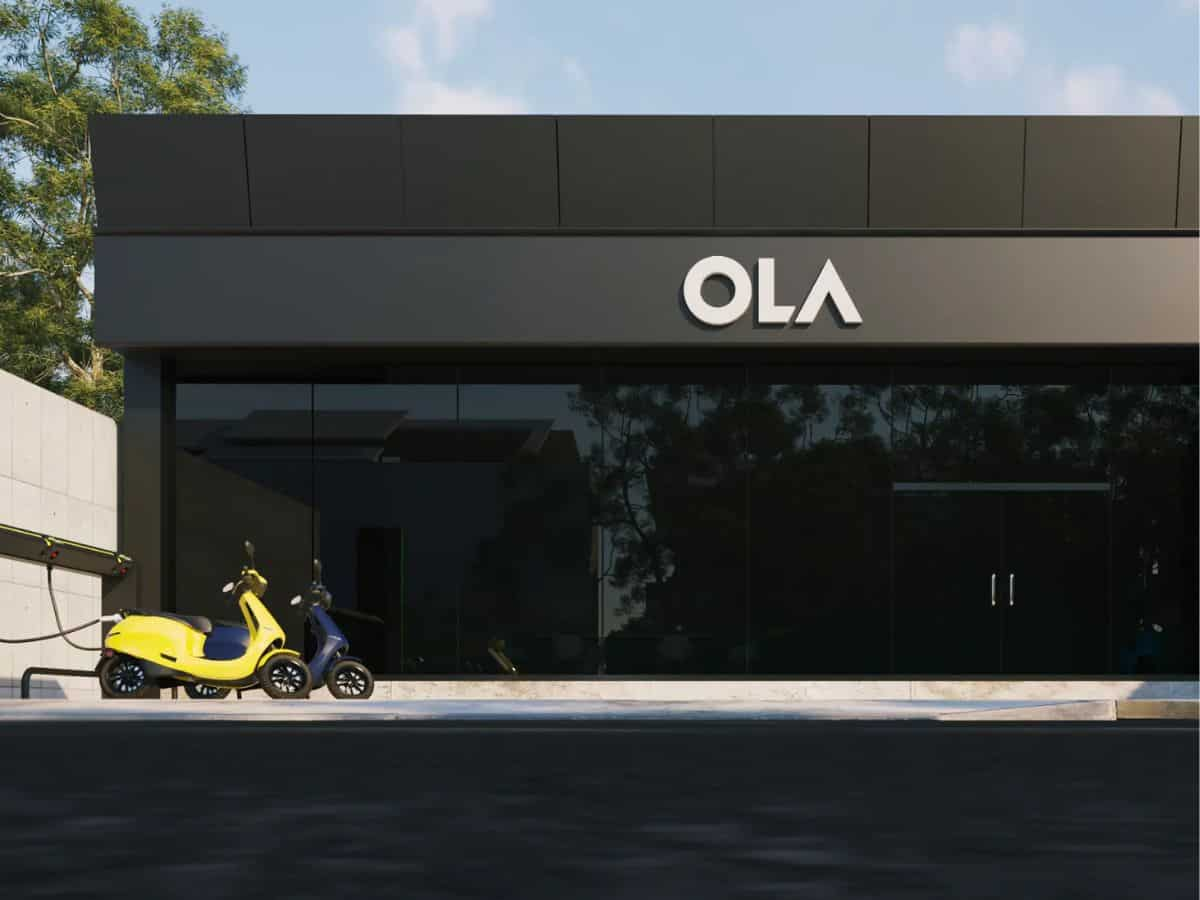 Ola IPO Listing: ओला के शेयरों ने लगाई छलांग, सपाट लिस्टिंग के बाद 17% चढ़ गया भाव