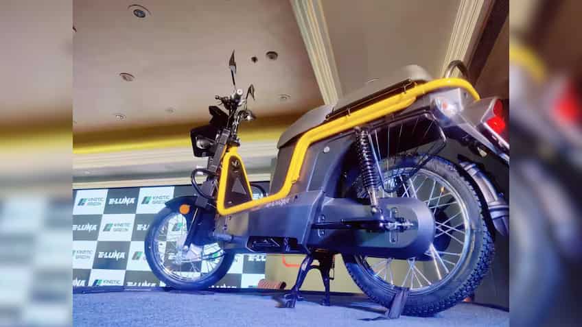 Kinetic Green ने जुटाई करीब ₹209 करोड़ की Funding, कंपनी इन पैसों से करेगी E-Luna समेत तमाम प्रोडक्ट्स को प्रमोट