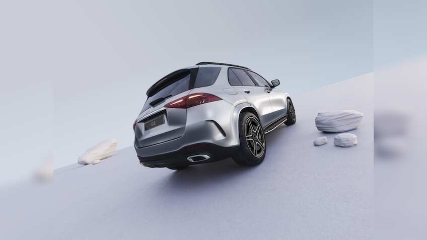 मर्सिडीज ने पेश की 2024 GLE 300d 4MATIC, 7 सेकंड में 0-100 kmph की रफ्तार, जानें कीमत