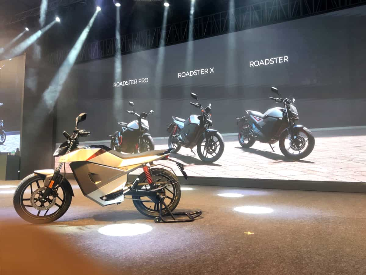 Roadster: Ola ने लॉन्च की 3 इलेक्ट्रिक बाइक, जानिए कितनी है कीमत और कब से डिलीवरी हो जाएगी शुरू