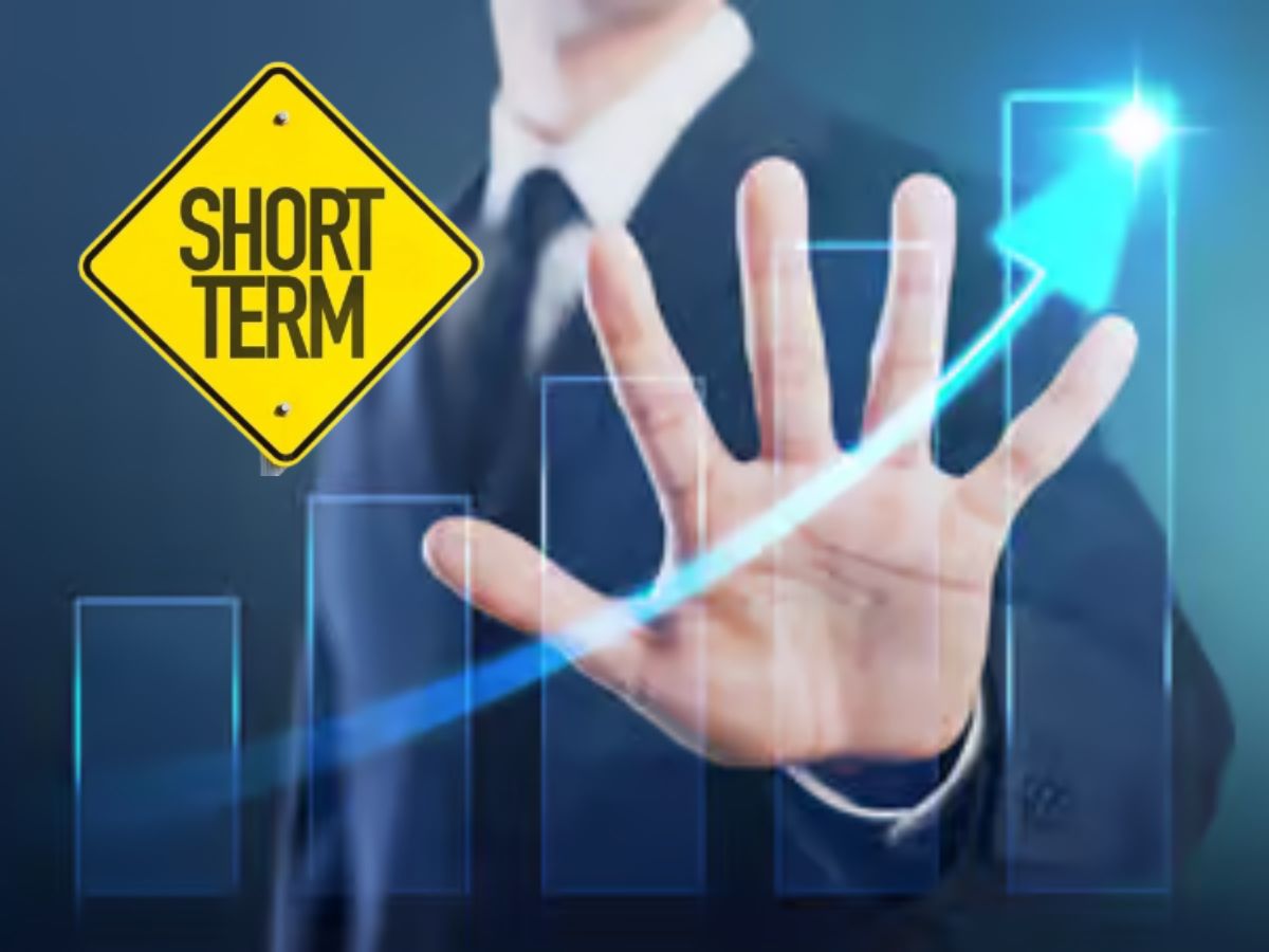 सोमवार को करनी है कमाई तो इन 2 Stocks में मिलेगा मौका, जानें टारगेट