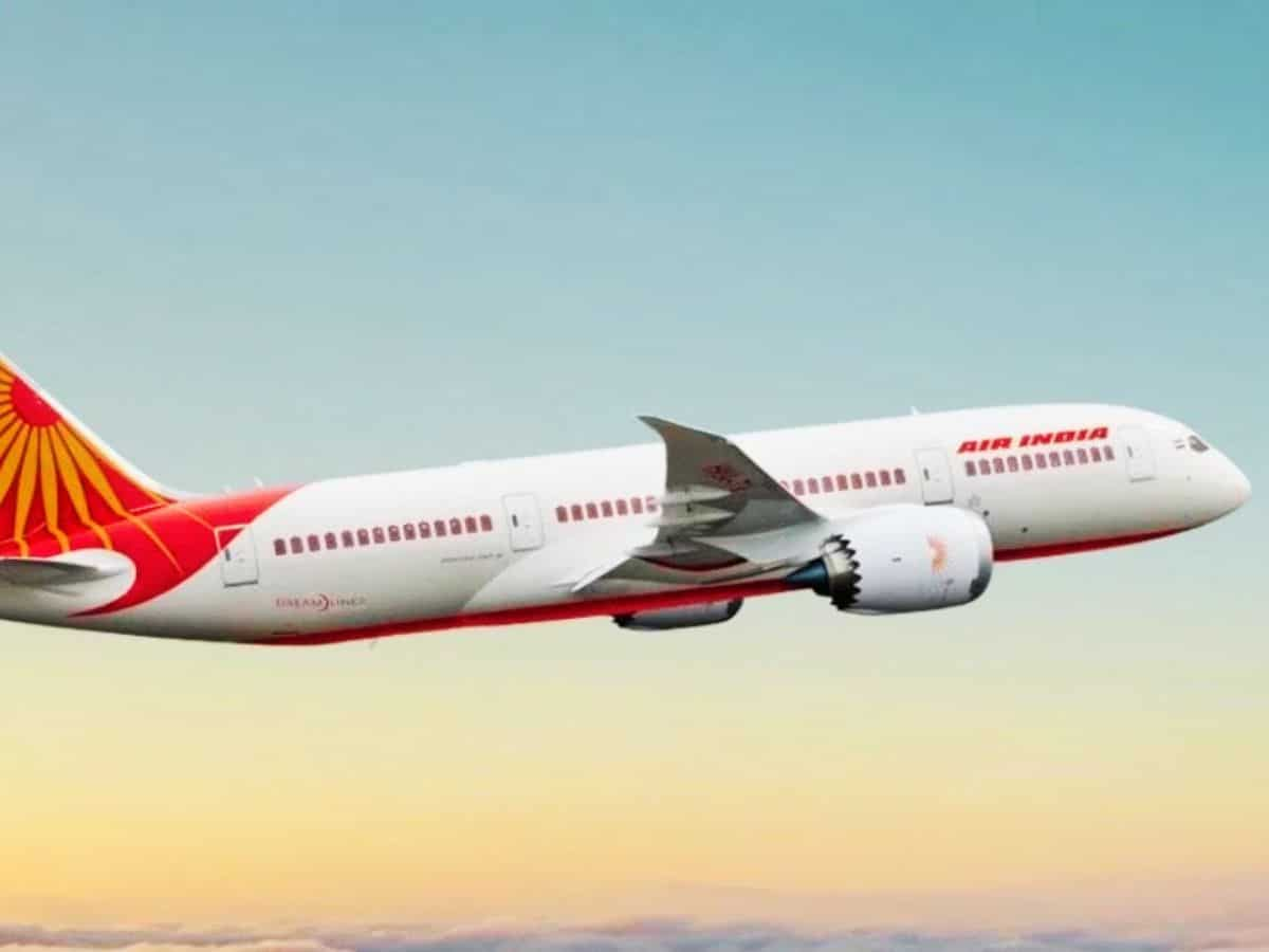 Air India की फ्लाइट में बम की धमकी से मचा हड़कंप, तिरुवनंतपुरम में की गई लैंडिंग, फुल इमरजेंसी घोषित