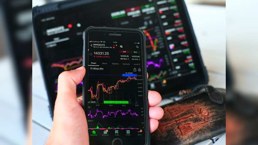 Top 10 Stocks: इंट्राडे में बड़े ट्रिगर्स वाले 10 शेयर, यहां मिल सकता है कमाई का मौका