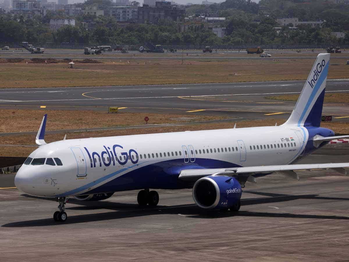 जबलपुर से हैदराबाद जा रही Indigo फ्लाइट को बम से उड़ाने की धमकी, नागपुर में हुई इमरजेंसी लैंडिंग