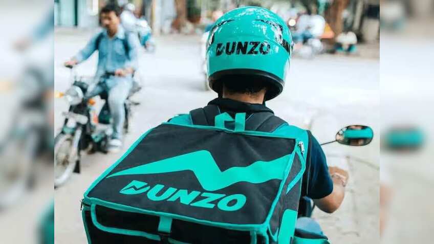 Funding Winter: Dunzo ने 150 से भी ज्यादा कर्चमारियों को निकाला, अब बचे हैं सिर्फ 50 लोग!