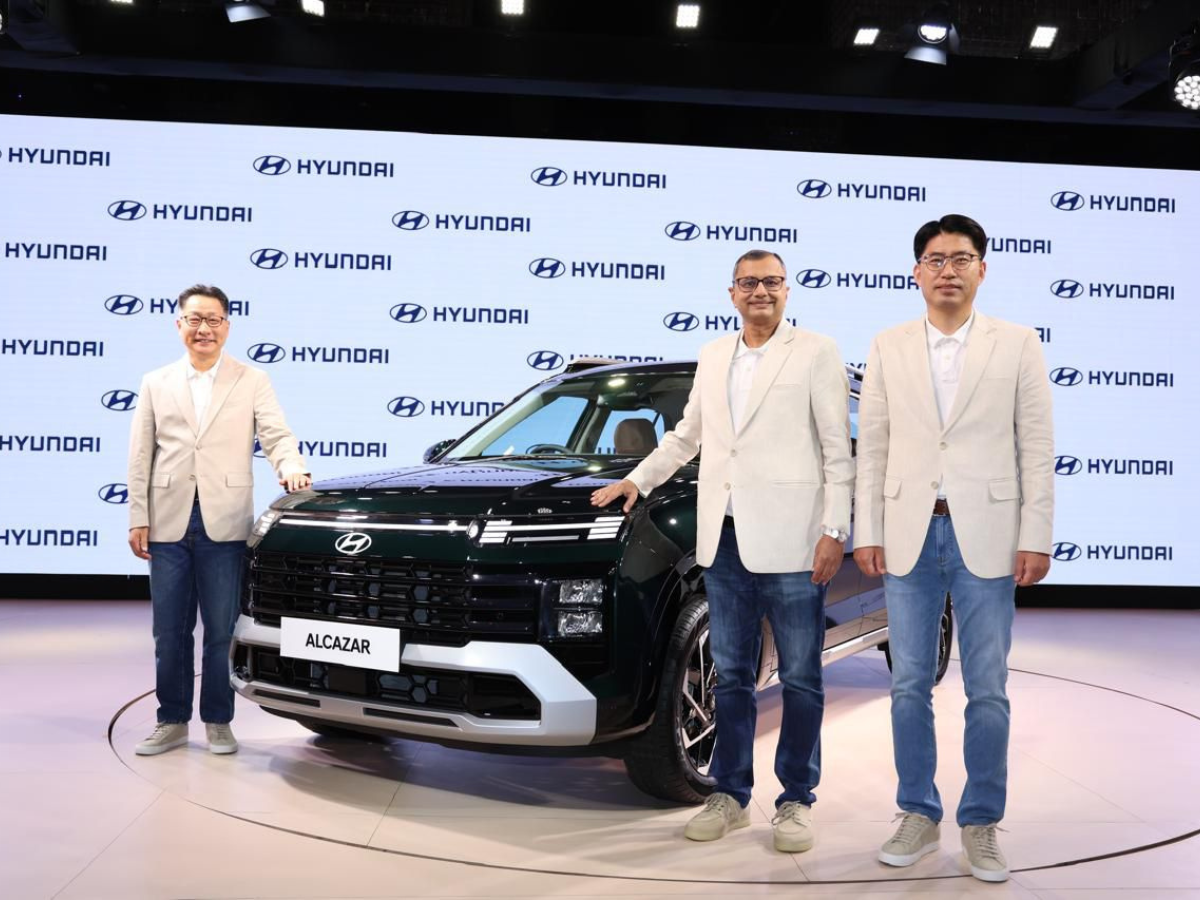 Hyundai Alcazar फेसलिफ्ट से उठा पर्दा; कीमत- ₹15 लाख से शुरू, मिल रहे हैं धांसू फीचर्स