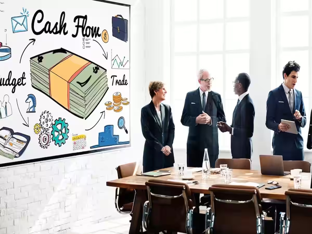 6. कैश फ्लो पर गौर करें