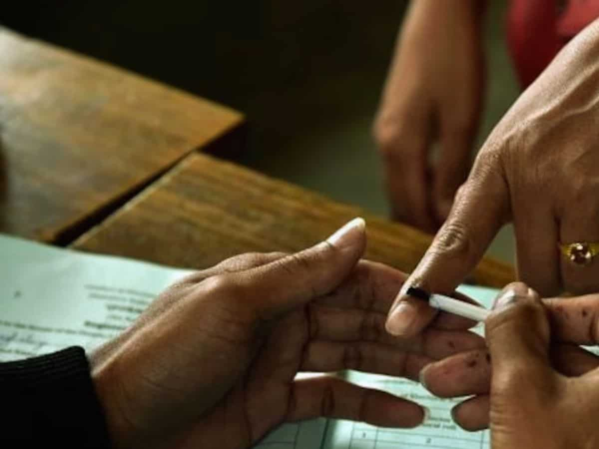 J&K Elections First Phase: जम्‍मू-कश्‍मीर में पहले चरण की वोटिंग जारी, जानिए कितनी सीटों पर आज डाले जाएंगे वोट