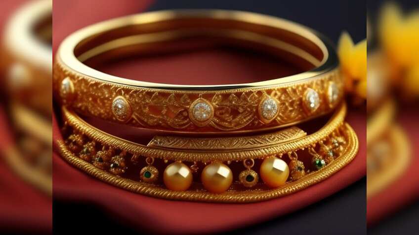 रिकॉर्ड हाई से फिसला सोना, तेजी हुई फुस्स; सर्राफा बाजार में भी गिर गए Gold-Silver Rates