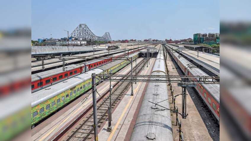 दिवाली से छठ तक ट्रेन में कंफर्म सीट का हो गया इंतजाम, इन रूट्स पर चल रही हैं 154 स्पेशल ट्रेन, नोट कर लें डीटेल्स