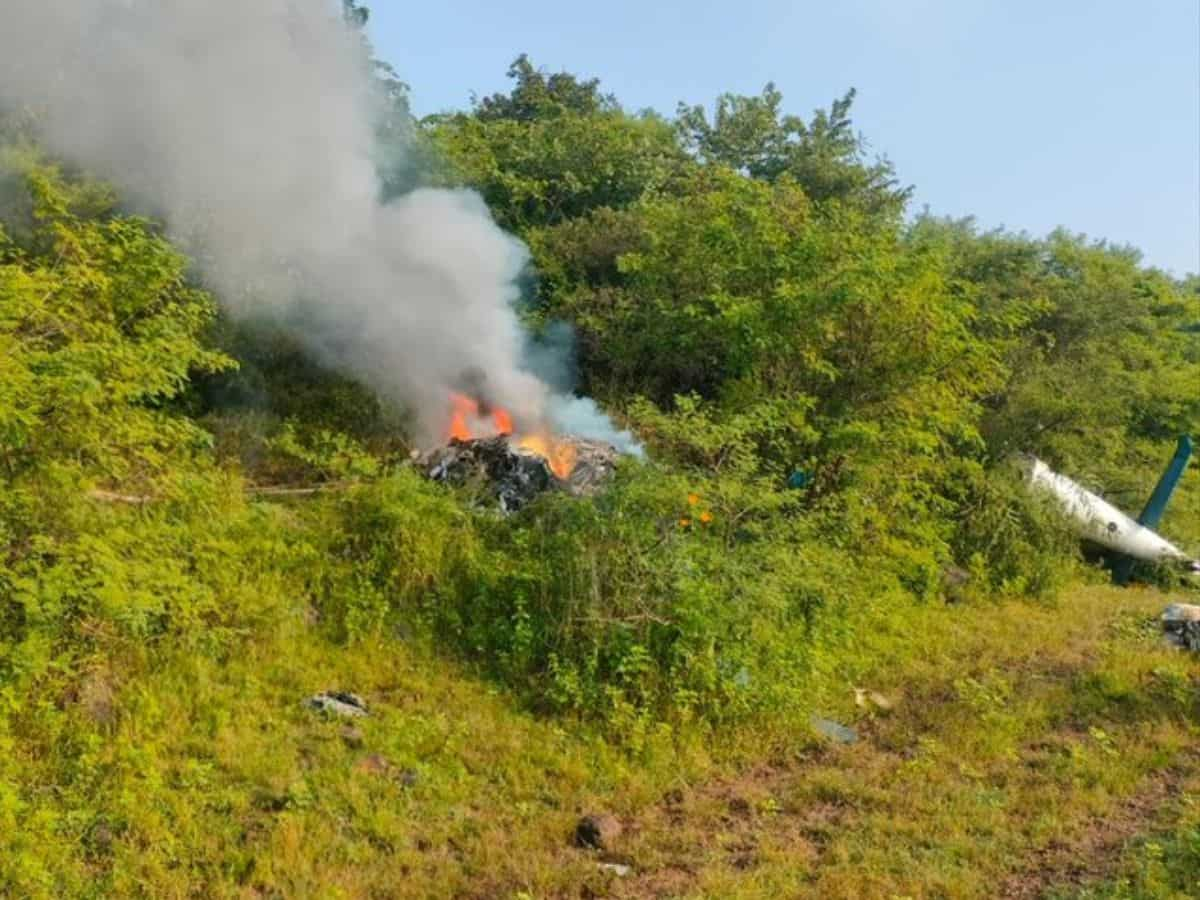 Helicopter Crash: पुणे में सुबह-सुबह बड़ा हादसा, हेलीकॉप्‍टर क्रैश में 3 की मौत