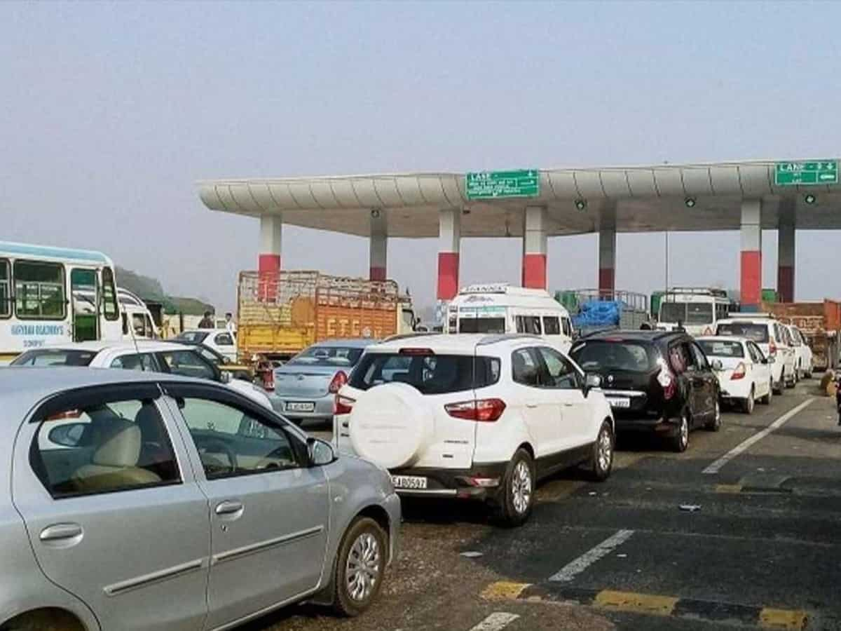 Mumbai Toll Tax Free: इन 2.8 लाख गाड़ियों को अब नहीं देना होगा टोल, मुंबई के 5 प्लाजा पर एंट्री होगी बिल्कुल फ्री