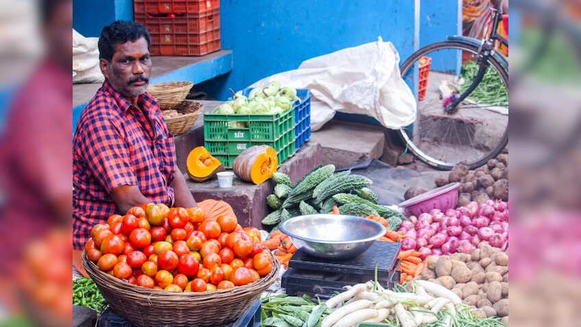 WPI: त्योहारी सीजन में आम आदमी की जेब को लगा झटका, खान-पान की बढ़ी कीमतों से थोक महंगाई दर में हुआ इजाफा