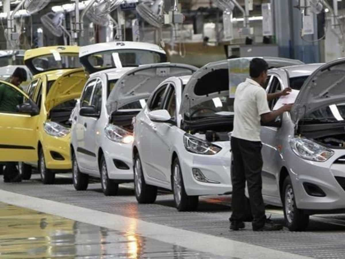 Auto Sales: सितंबर में मजबूत हुई ऑटो सेल्स, चालू वित्त वर्ष में 5 फीसदी तक बिक्री बढ़ने का अनुमान