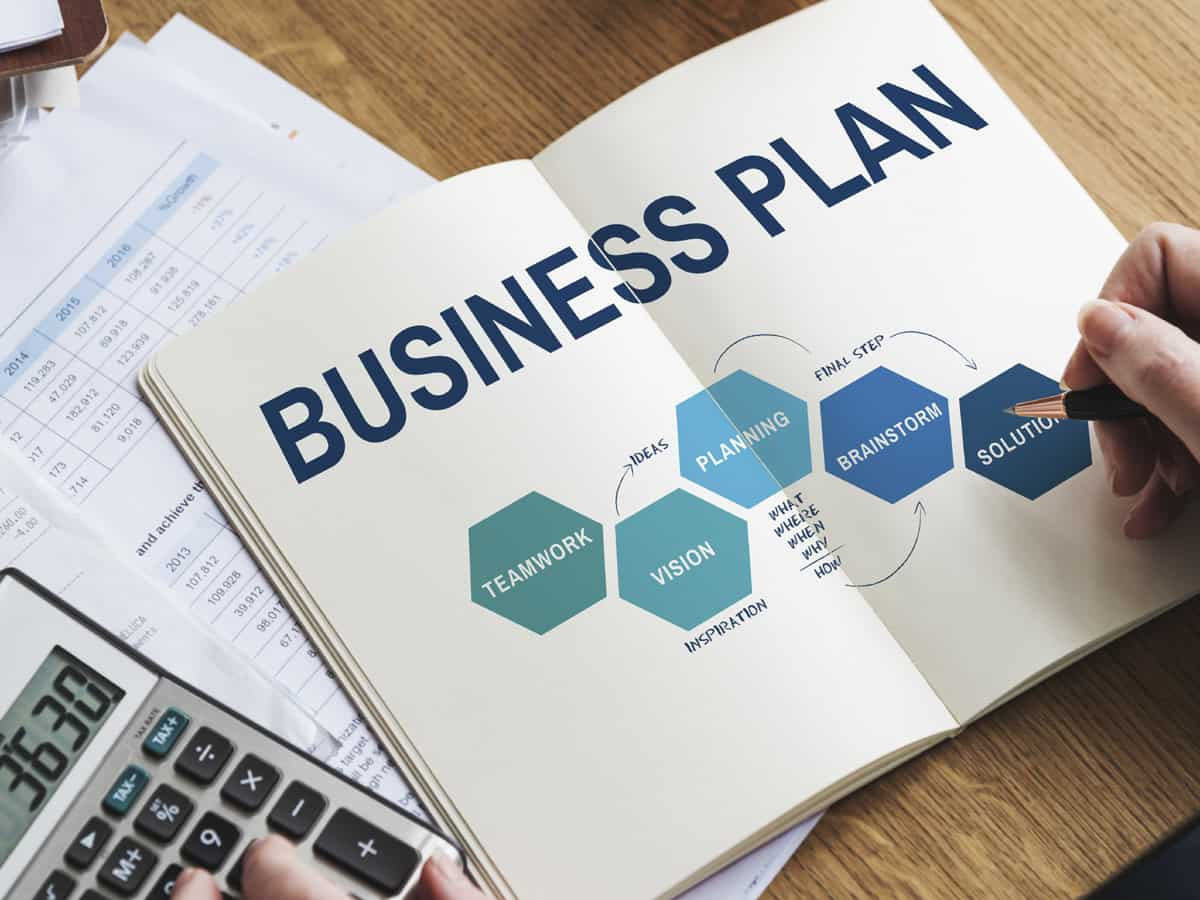 पैसे खुद चलकर आएंगे आपके पास, बस ये 6 काम कर लीजिए, मुश्किल नहीं Startup का Business Plan बनाना