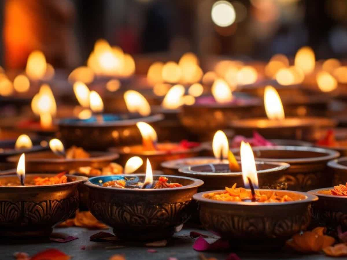 Diwali 2024 Date: 31 या 1 अक्‍टूबर...कब मनाई जाएगी दिवाली? जानिए सही तारीख और लक्ष्‍मी पूजा का शुभ मुहूर्त