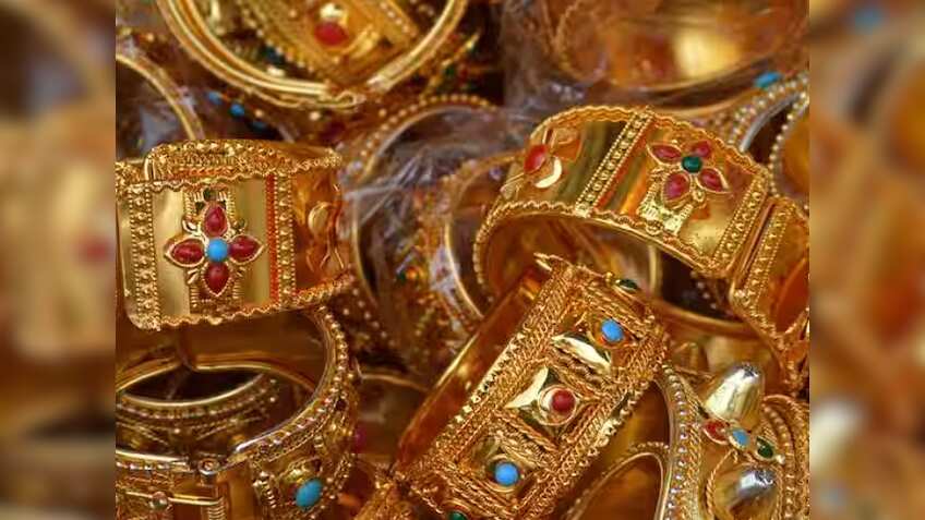 Gold-Silver price: एक झटके में सोना हुआ ₹1300 सस्ता, चांदी में भी 4600 रुपये की भारी गिरावट