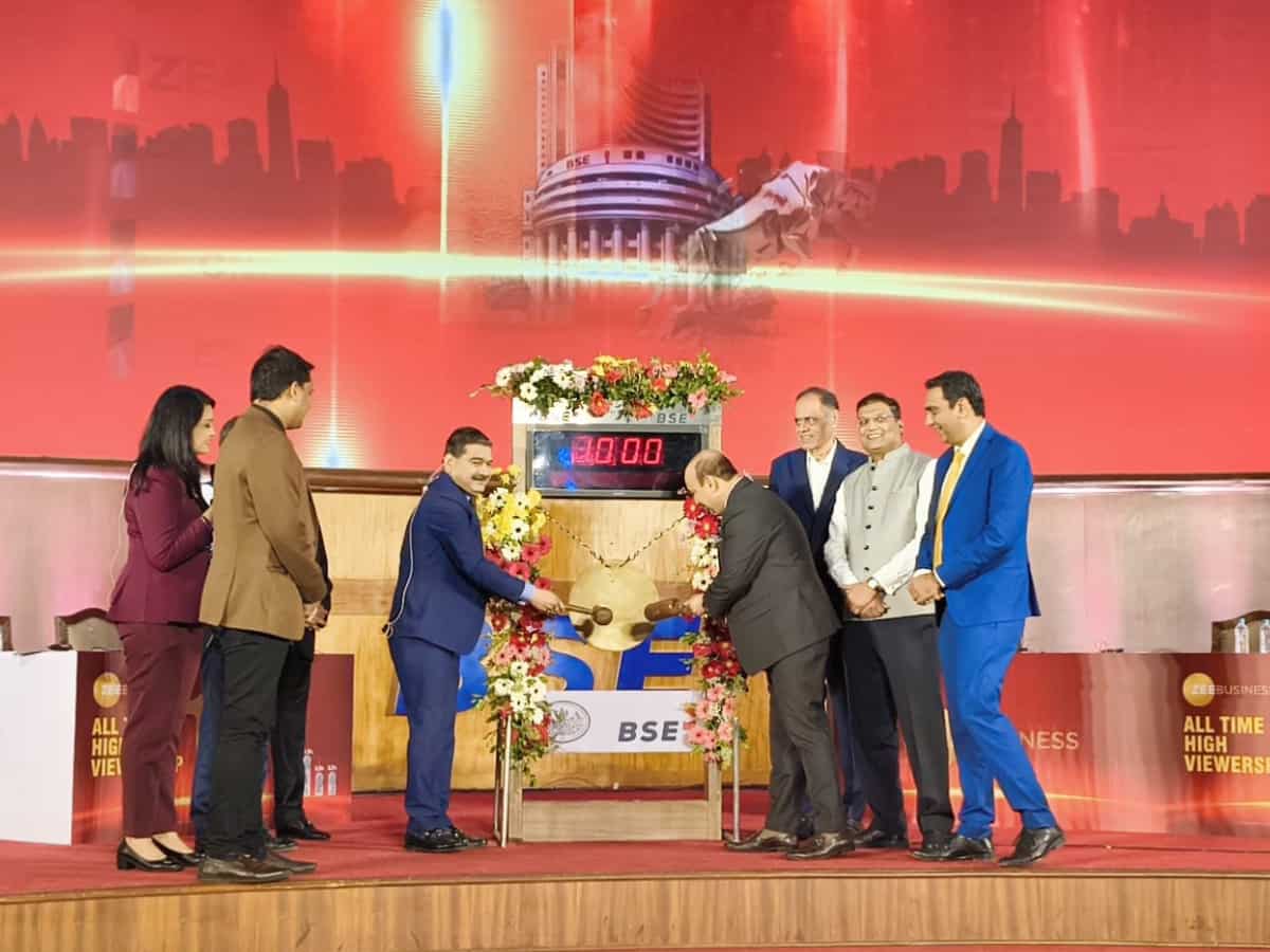 BSE में ज़ी बिज़नेस का Bell Ringing Celebration; बड़े दिग्गजों ने निवेशकों को दी ये सलाह