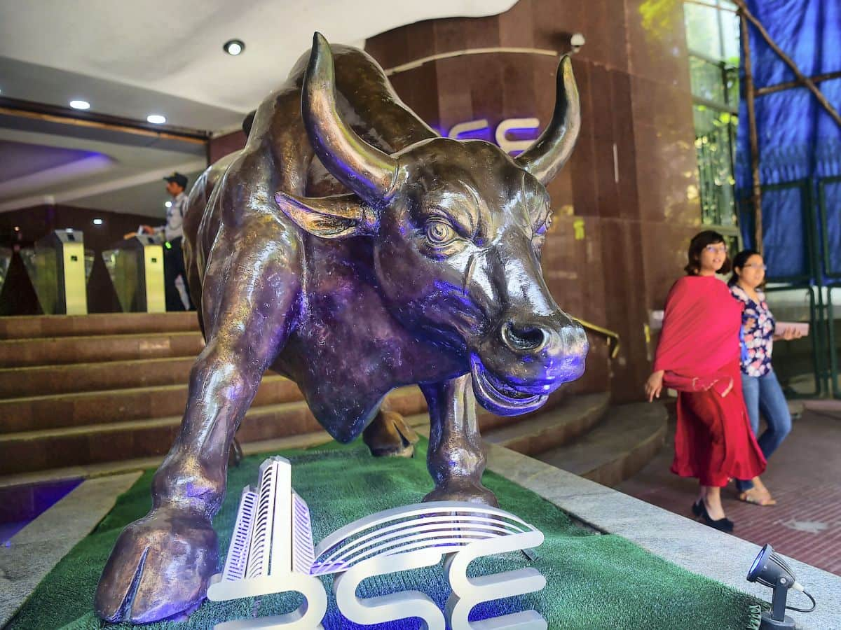 Stock Market Closing: जाग गया Bull! सेंसेक्स 900 अंक ऊपर बंद, निफ्टी 24,500 के पास; ट्रंप की जीत पर IT Stock दौड़े