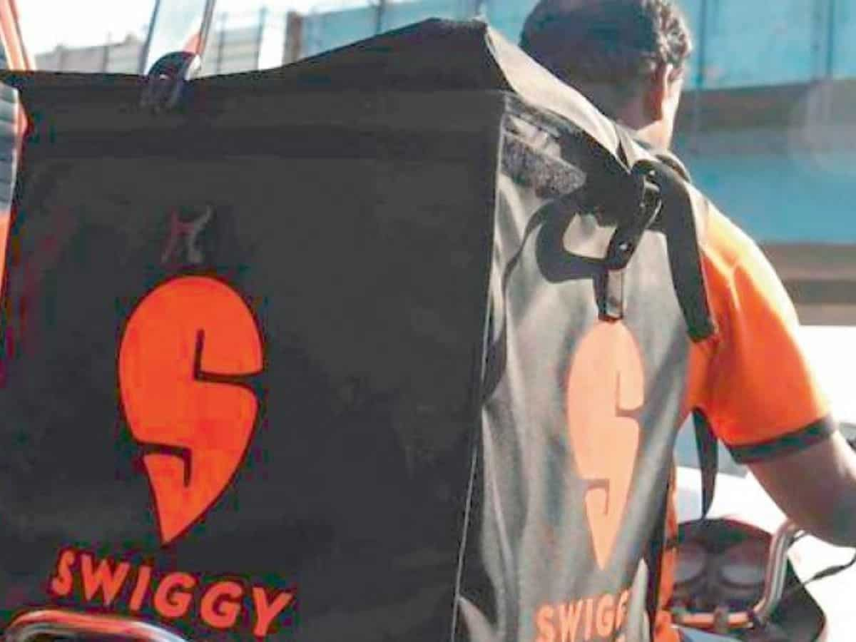 Swiggy IPO में अभी नहीं तो कब लगाएं पैसा? जानें मार्केट गुरु अनिल सिंघवी ने क्यों कहा- AVOID