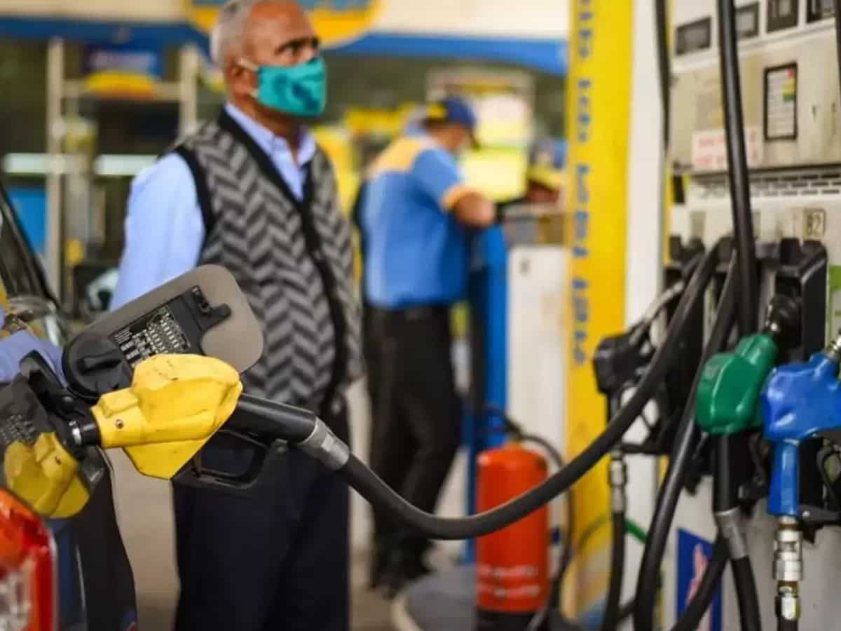 Petrol-Diesel Price Today: गाड़ी की टंकी फुल कराने से पहले चेक करें 1 लीटर का भाव, आपके शहर में आज कितनी है कीमत?