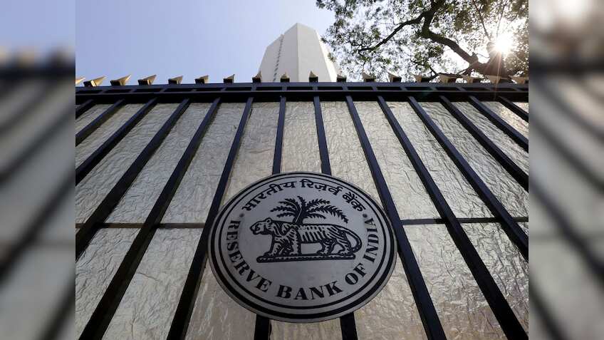 RBI ने इस बैंक पर लिया बड़ा एक्शन, लगाया ₹59.20 लाख का जुर्माना, जानिए पूरा मामला
