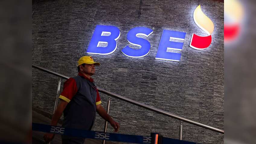 Stock Market Highlights: मामूली गिरावट के साथ बंद हुए बाजार, निफ्टी 24141 और सेंसेक्स 79496 अंकों पर क्लोज