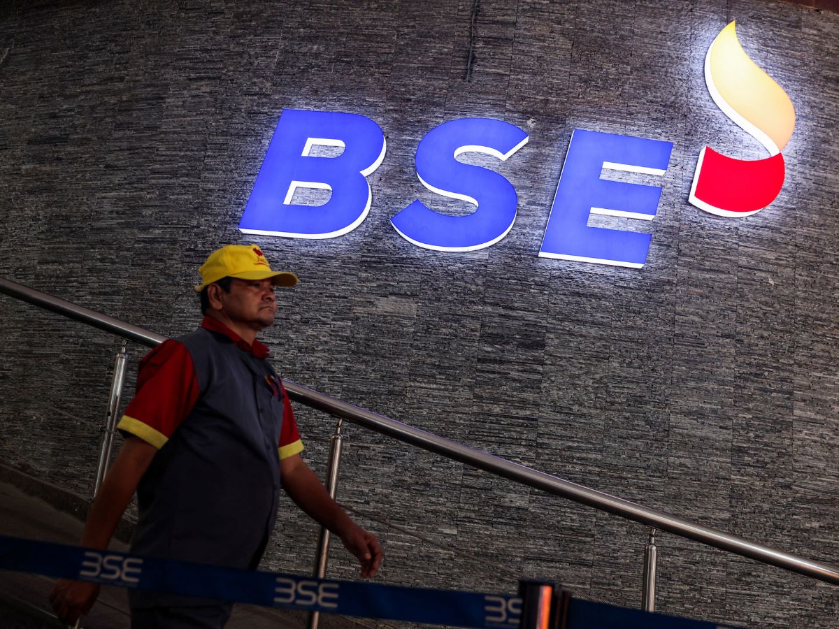 Stock Market Highlights: मामूली गिरावट के साथ बंद हुए बाजार, निफ्टी 24141 और सेंसेक्स 79496 अंकों पर क्लोज