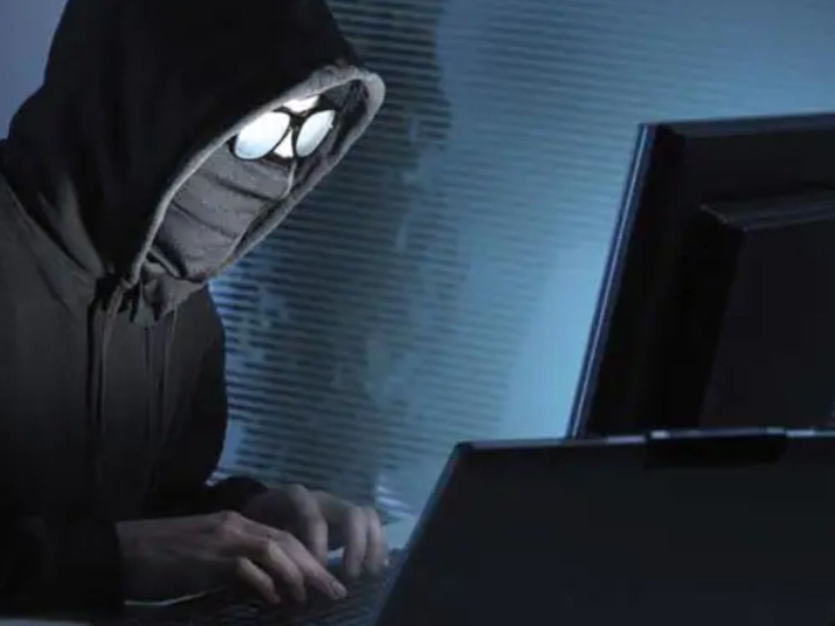 अब भोपाल में आया Digital Arrest का मामला, जानिए कैसे एक फोन कॉल से आपको घर में ही कैद कर लेते हैं स्कैमर्स?