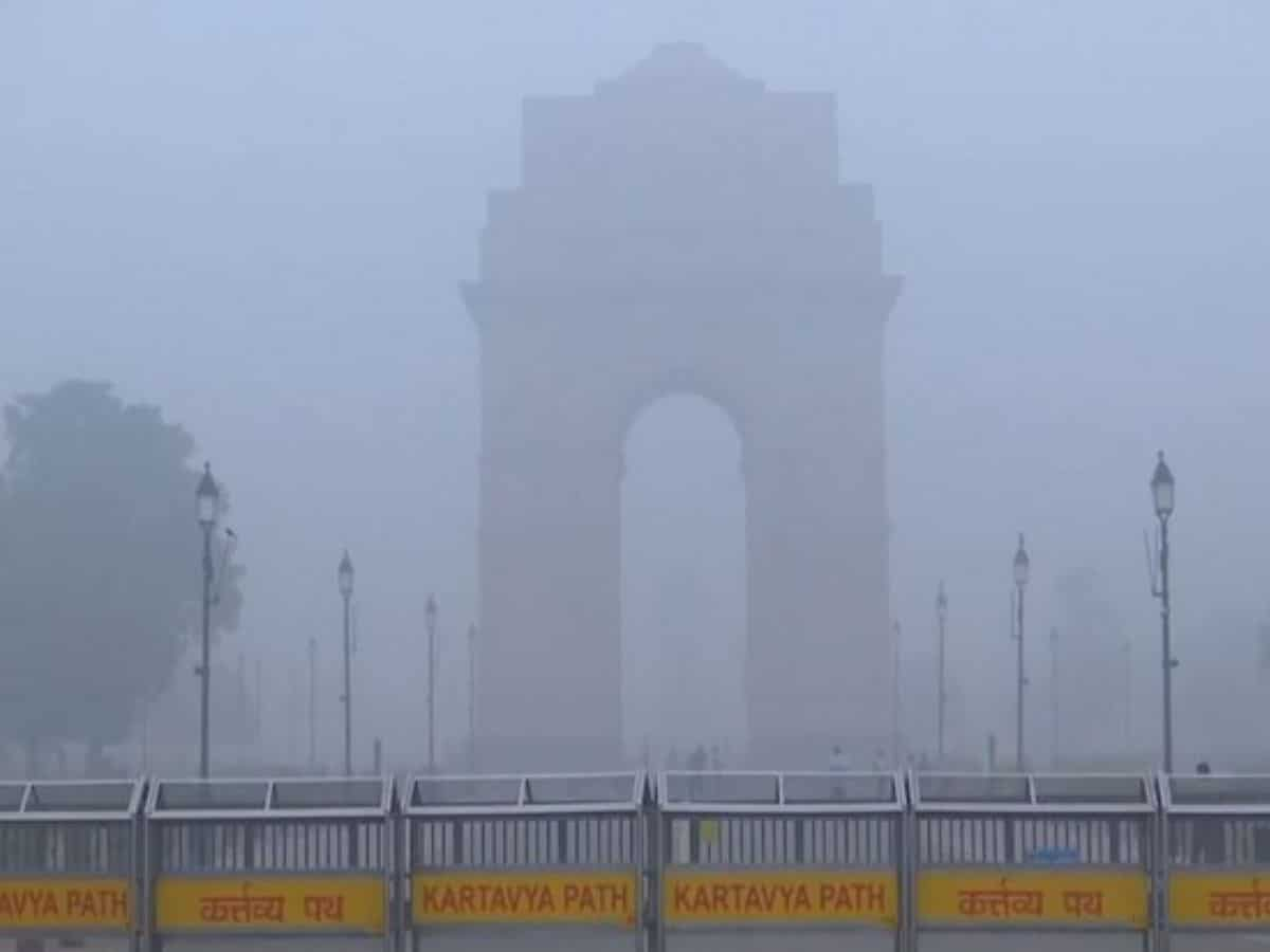 दिल्‍ली-एनसीआर में Fog+Smog की दोहरी मार, IMD का अनुमान- अभी कुछ दिन ऐसा ही रहेगा मौसम