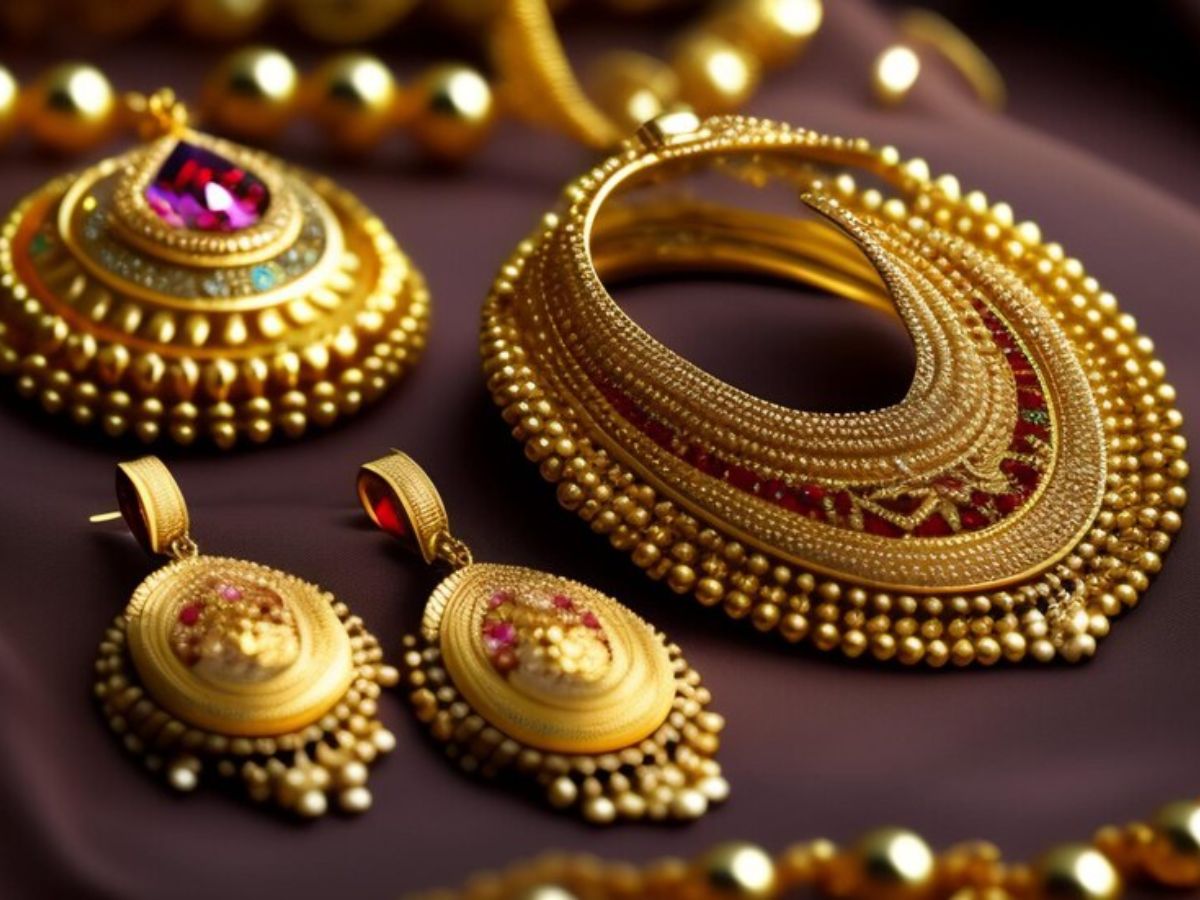 Gold Trades Flat At Peak Level Of Rs 94,150 Per 10 G; Silver Declines Rs 1,000