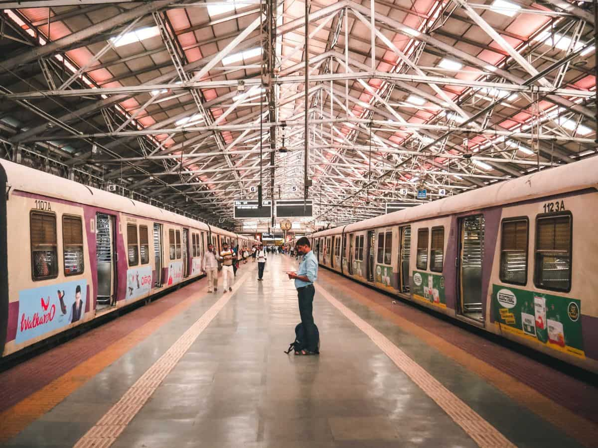 Mumbai Metro Fire: मुंबई के BKC मेट्रो स्टेशन पर भीषण आग लगने से मचा हड़कंप, सेवाएं हुईं प्रभावित