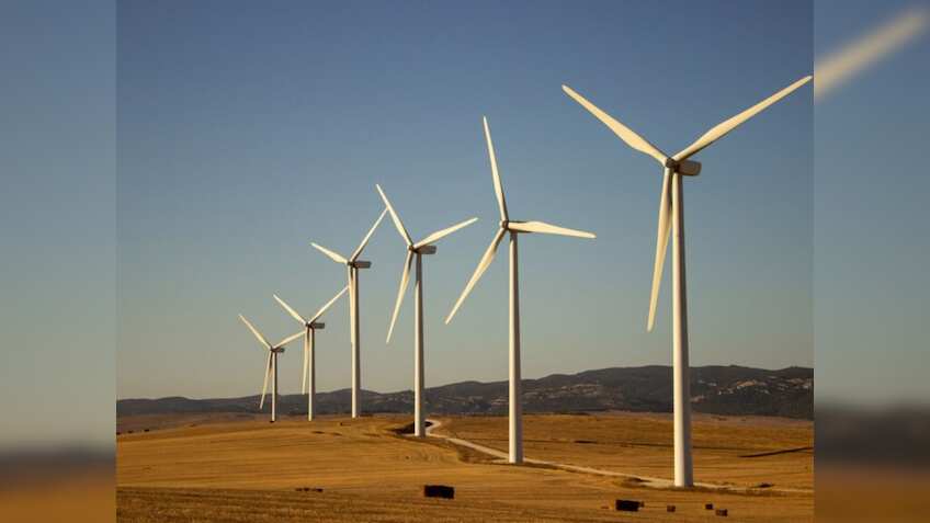 Ionx Wind, Suzlon जैसे मल्टीबैगर ग्रीन एनर्जी शेयरों पर रखें नजर, केयरएज रेटिंग्स की रिपोर्ट से स्टॉक को मिलेगा बूस्ट