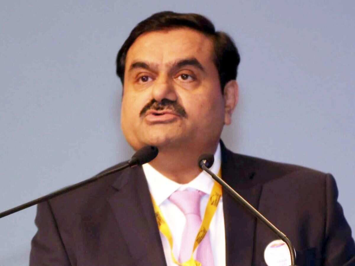 Adani Group को एक ही दिन में दूसरा झटका! NSE ने ग्रुप कंपनियों से मांगी सफाई, ₹2.45 लाख करोड़ का मार्केट कैप स्वाहा